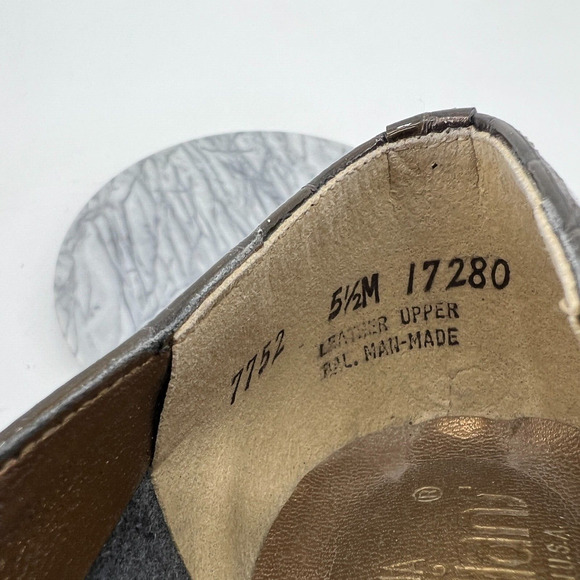 Magdesians California Heels Womens 5.5 Bronze Croc Embossed Closed Toe Career - Picture 7 of 11